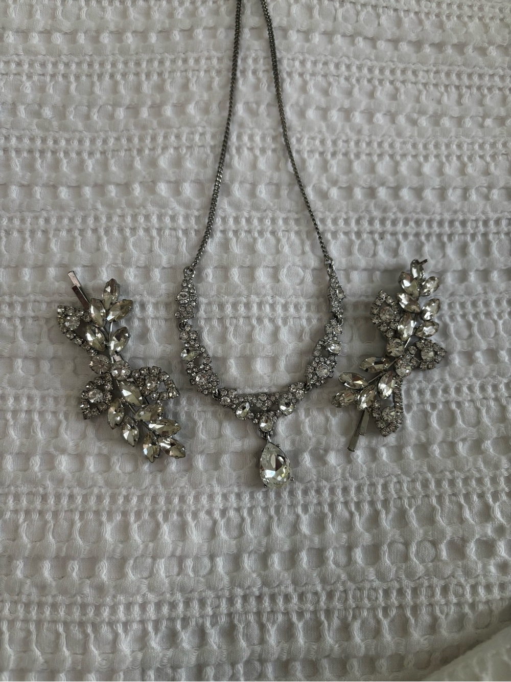 Crystal Teardrop Statement Necklace and Hairpin Set - Silver